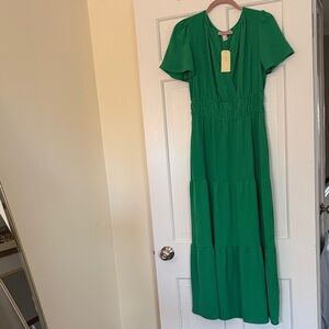 Monteau Green Tiered Short-Sleeve Maxi Dress